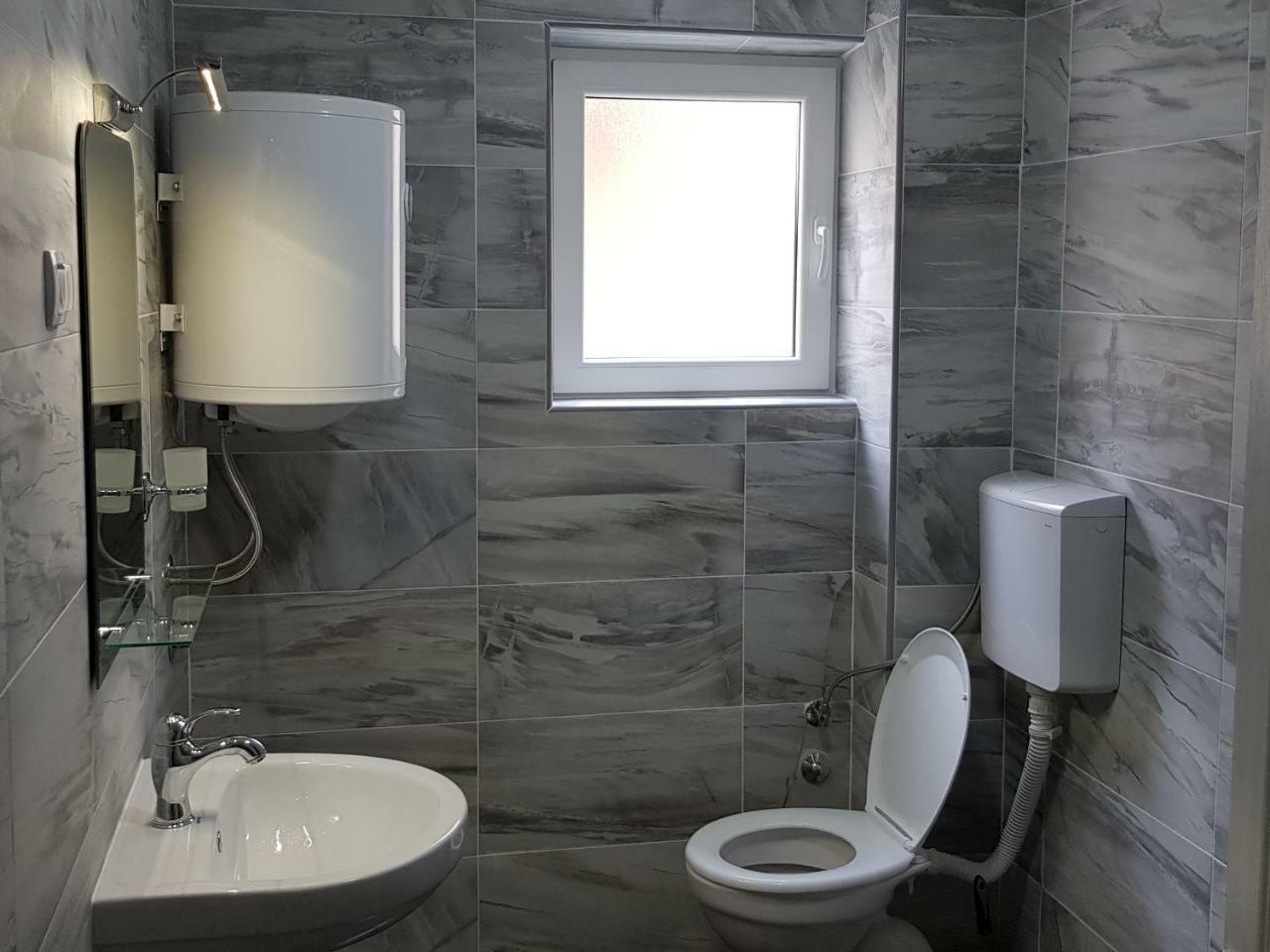 Banjalux Apartmani I Sobe Vrnjačka Banja 外观 照片